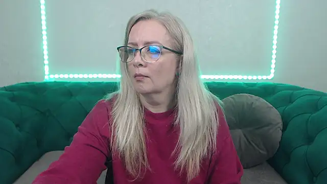 IvanaCharm online show from April 3, 2026, 3:13 am