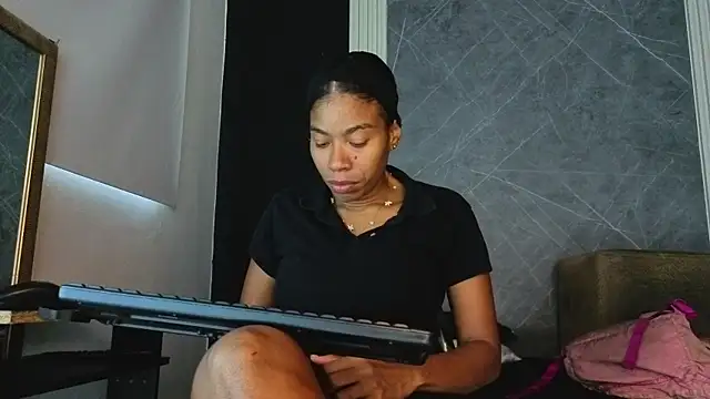 YummyDuooo online show from October 4, 2025, 12:28 pm