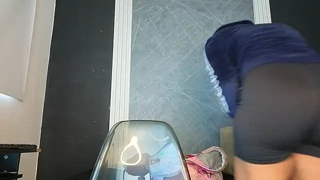 YummyDuooo online show from September 30, 2025, 12:11 pm