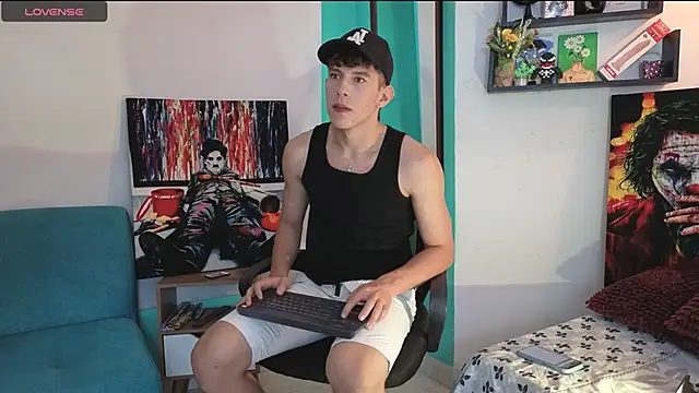 Snapshot of flowers18 chatting on March 16, 2026, 10:34 pm flowers18 online show from March 16, 2026, 10:34 pm