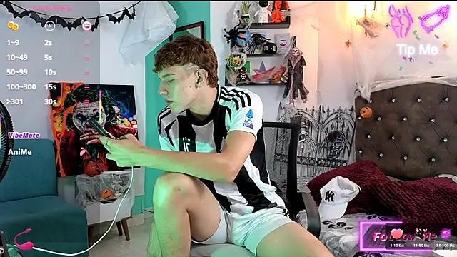 flowers18 online show from November 3, 2025, 11:08 pm