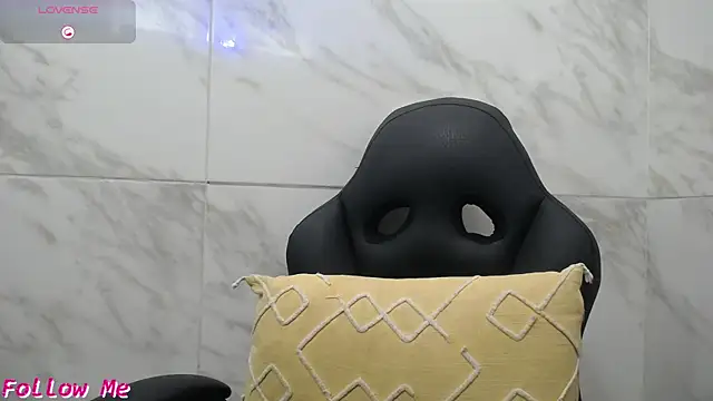 Snapshot of shantala_krisha chatting on December 19, 2025, 7:38 pm shantala krisha online show from December 19, 2025, 7:38 pm