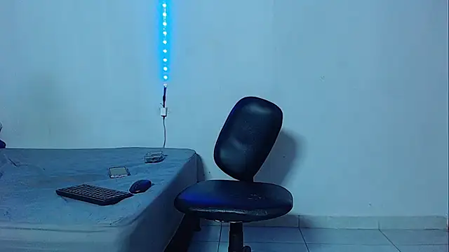 mikecoper 23 online show from November 9, 2025, 1:26 pm