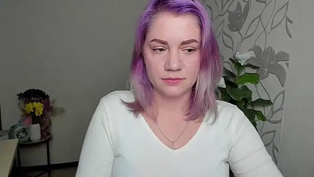 MariaSttone online show from April 8, 2026, 7:37 pm