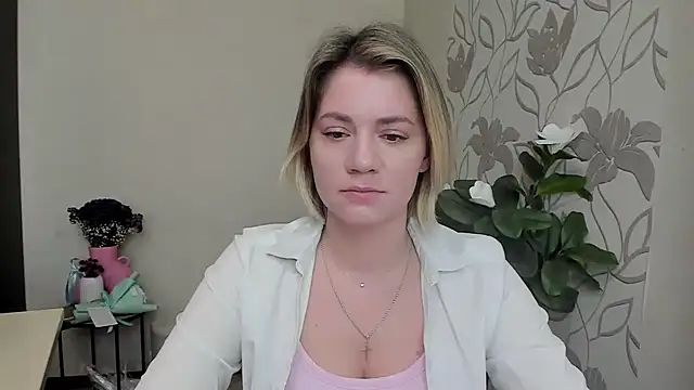 Snapshot of MariaSttone chatting on March 12, 2025, 7:57 am MariaSttone online show from March 12, 2025, 7:57 am