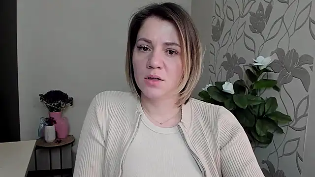 Snapshot of MariaSttone chatting on February 28, 2025, 1:25 pm MariaSttone online show from February 28, 2025, 1:25 pm