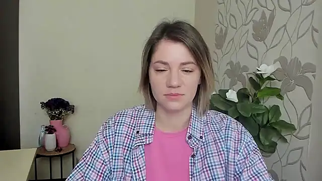 Snapshot of MariaSttone chatting on March 9, 2025, 8:07 am MariaSttone online show from March 9, 2025, 8:07 am