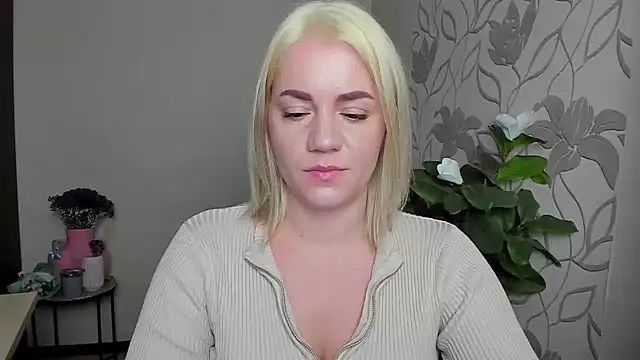 Snapshot of MariaSttone chatting on November 5, 2025, 9:40 pm MariaSttone online show from November 5, 2025, 9:40 pm