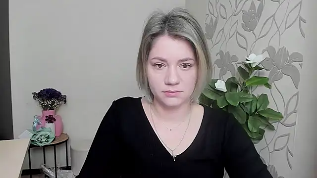 Snapshot of MariaSttone chatting on March 14, 2025, 8:32 am MariaSttone online show from March 14, 2025, 8:32 am