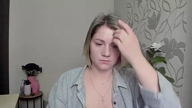 Snapshot of MariaSttone chatting on March 11, 2025, 2:18 pm MariaSttone online show from March 11, 2025, 2:18 pm