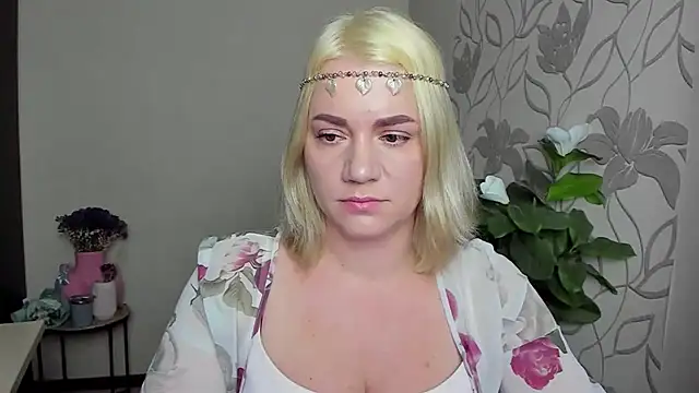 Snapshot of MariaSttone chatting on November 9, 2025, 9:30 pm MariaSttone online show from November 9, 2025, 9:30 pm