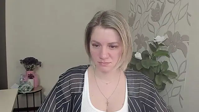 Snapshot of MariaSttone chatting on March 20, 2025, 11:16 am MariaSttone online show from March 20, 2025, 11:16 am