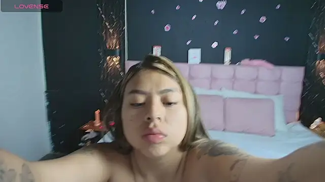 Snapshot of AntonellaRosee_ chatting on September 24, 2025, 12:00 pm AntonellaRosee online show from September 24, 2025, 12:00 pm