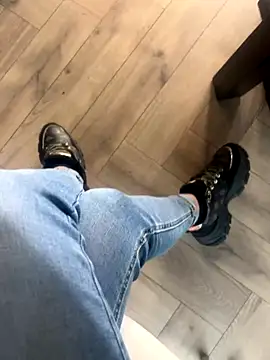 Snapshot of FeetVibe chatting on October 13, 2025, 7:21 am FeetVibe online show from October 13, 2025, 7:21 am