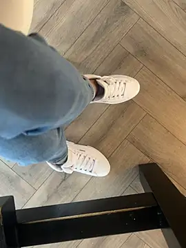 Snapshot of FeetVibe chatting on October 25, 2025, 6:34 am FeetVibe online show from October 25, 2025, 6:34 am