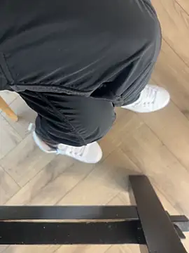 Snapshot of FeetVibe chatting on October 24, 2025, 7:18 am FeetVibe online show from October 24, 2025, 7:18 am