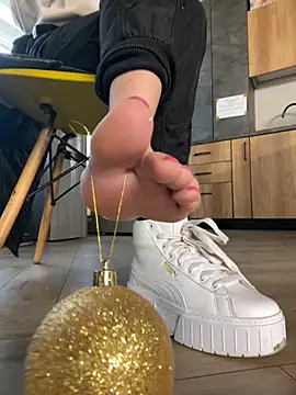 Snapshot of FeetVibe chatting on November 21, 2025, 7:40 am FeetVibe online show from November 21, 2025, 7:40 am