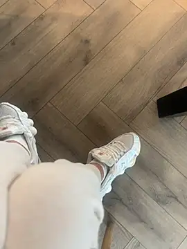 Snapshot of FeetVibe chatting on October 18, 2025, 7:32 am FeetVibe online show from October 18, 2025, 7:32 am