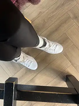 Snapshot of FeetVibe chatting on November 6, 2025, 7:34 am FeetVibe online show from November 6, 2025, 7:34 am