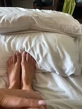 English-Chloe96 online show from March 21, 2025, 5:11 am