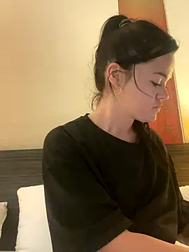 English-Chloe96 online show from October 6, 2025, 3:40 am