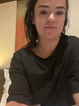 English-Chloe96 online show from November 6, 2025, 5:44 am