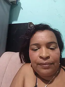 Snapshot of _violetta_- chatting on July 3, 2026, 2:12 pm violetta - online show from July 3, 2026, 2:12 pm