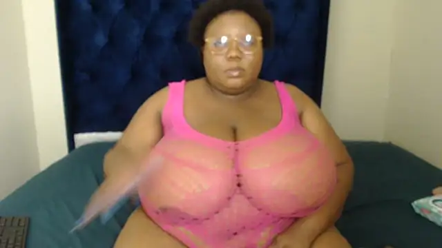 Snapshot of DAIRYBELLELIZxx chatting on April 7, 2026, 10:44 pm DAIRYBELLELIZxx online show from April 7, 2026, 10:44 pm