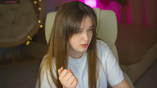 Snapshot of DonnaLustt chatting on April 13, 2026, 6:56 pm DonnaLustt online show from April 13, 2026, 6:56 pm