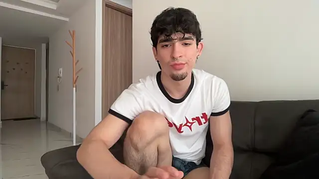 Snapshot of zenn_rush1 chatting on November 8, 2025, 12:31 pm zenn rush1 online show from November 8, 2025, 12:31 pm