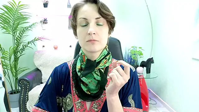 Snapshot of AuroraScript chatting on November 17, 2025, 3:16 pm AuroraScript online show from November 17, 2025, 3:16 pm