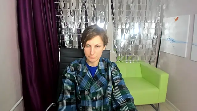 Snapshot of AuroraScript chatting on March 22, 2025, 6:25 pm AuroraScript online show from March 22, 2025, 6:25 pm