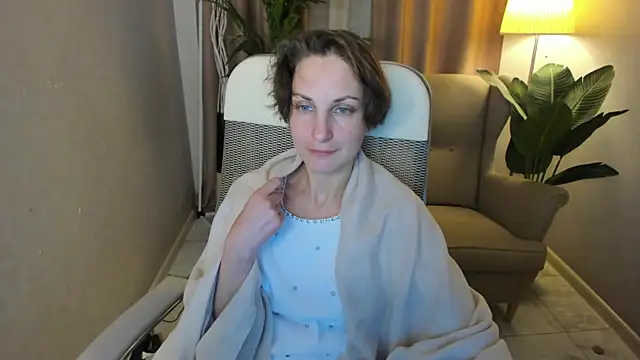 Snapshot of AuroraScript chatting on April 7, 2026, 3:25 pm AuroraScript online show from April 7, 2026, 3:25 pm