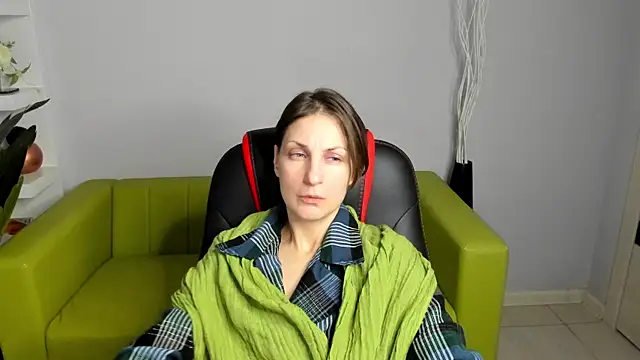 Snapshot of AuroraScript chatting on January 11, 2025, 7:16 pm AuroraScript online show from January 11, 2025, 7:16 pm