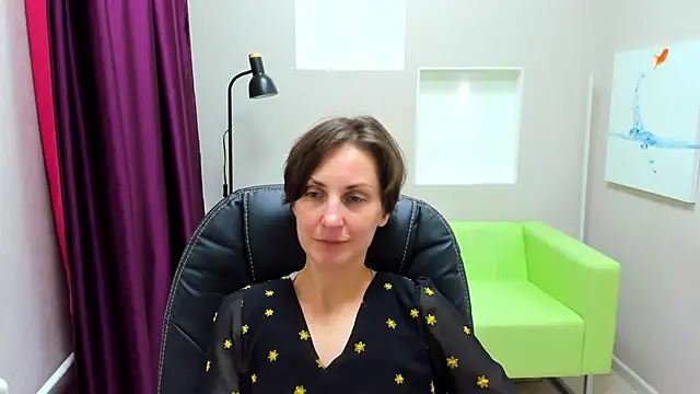 Snapshot of AuroraScript chatting on November 11, 2025, 3:18 pm AuroraScript online show from November 11, 2025, 3:18 pm