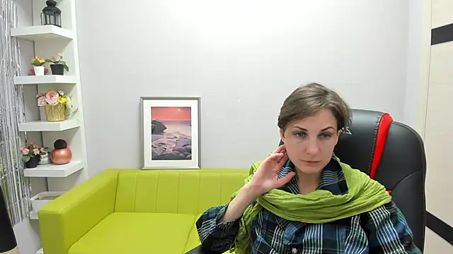 Snapshot of AuroraScript chatting on February 26, 2025, 10:26 pm AuroraScript online show from February 26, 2025, 10:26 pm
