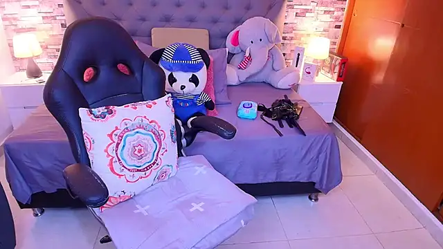 Snapshot of italy___boobs chatting on November 26, 2025, 8:14 am italy boobs online show from November 26, 2025, 8:14 am