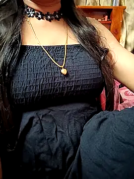 Snapshot of amala_ss chatting on October 18, 2025, 1:35 pm amala ss online show from October 18, 2025, 1:35 pm