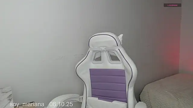 Snapshot of soy_mariana_ chatting on October 7, 2025, 4:57 am soy mariana online show from October 7, 2025, 4:57 am