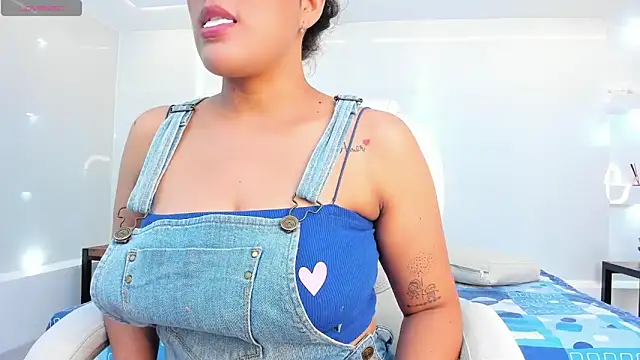 Snapshot of julietha_taylor chatting on March 4, 2025, 2:27 am julietha taylor online show from March 4, 2025, 2:27 am