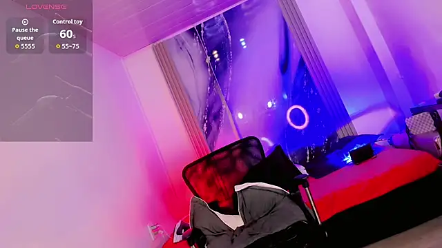 Gabyqueen70 online show from June 18, 2026, 9:14 am