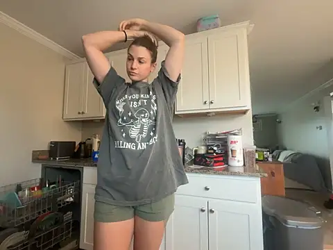 MissSwitch online show from November 26, 2025, 3:56 pm