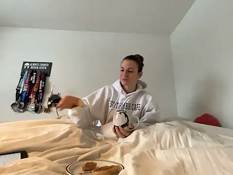 MissSwitch online show from January 24, 2025, 1:14 pm