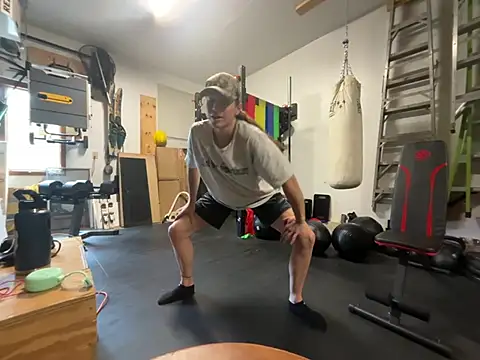 MissSwitch online show from December 12, 2024, 5:37 pm