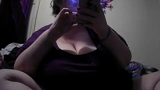 Alli Kat online show from November 8, 2025, 7:34 am