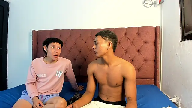 Snapshot of boys_yourparty chatting on December 5, 2025, 1:21 pm boys yourparty online show from December 5, 2025, 1:21 pm