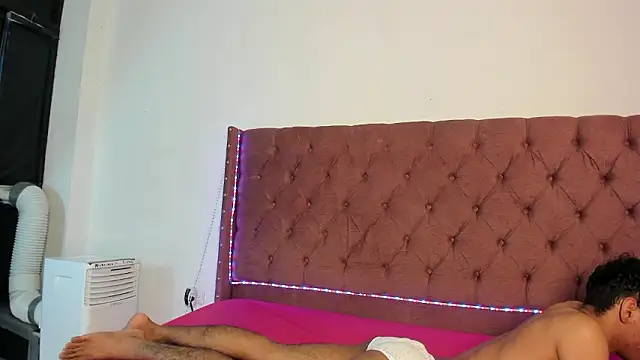 Snapshot of boys_yourparty chatting on March 4, 2026, 1:02 am boys yourparty online show from March 4, 2026, 1:02 am