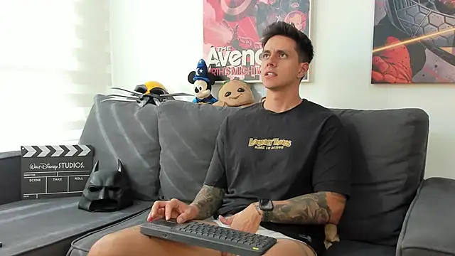 JeanBroc online show from November 17, 2025, 8:02 pm