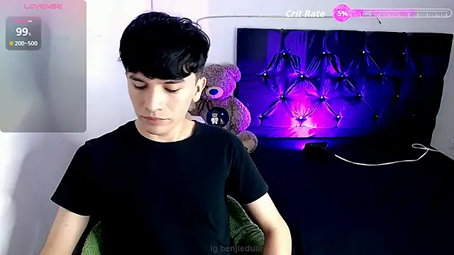 Snapshot of benji_hoter chatting on October 30, 2025, 10:06 pm benji hoter online show from October 30, 2025, 10:06 pm