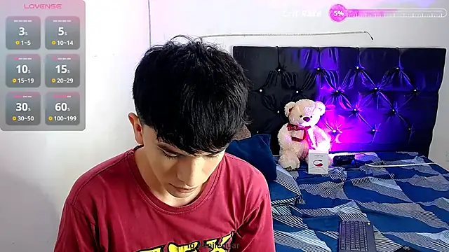 Snapshot of benji_hoter chatting on November 15, 2025, 6:12 pm benji hoter online show from November 15, 2025, 6:12 pm